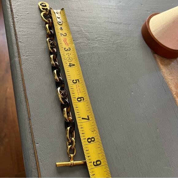 Michael Kors Chainlink Logo Toggle Bracelet - Picture 7 of 7